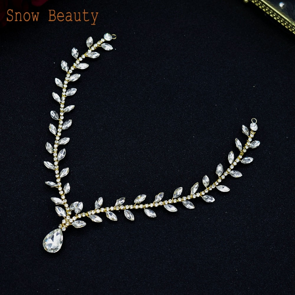 Royal Radiance Bridal Tiara: Sparkling Rhinestone Headpiece for a Regal Look