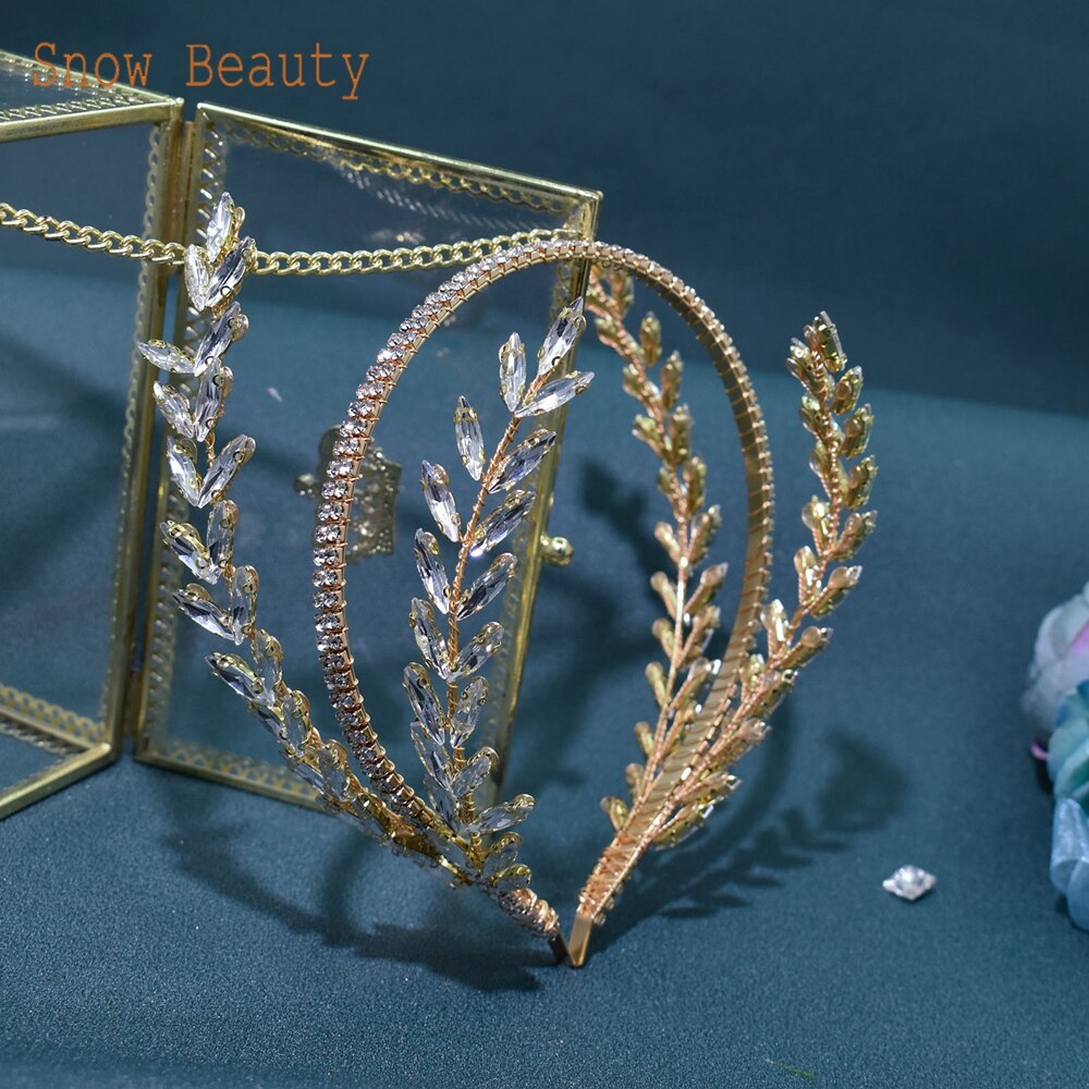 Royal Radiance Bridal Tiara: Sparkling Rhinestone Headpiece for a Regal Look