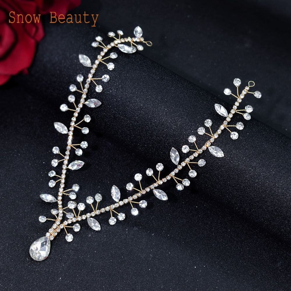 Royal Radiance Bridal Tiara: Sparkling Rhinestone Headpiece for a Regal Look