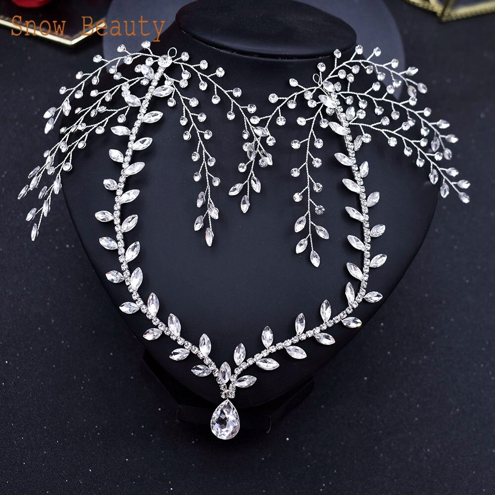Royal Radiance Bridal Tiara: Sparkling Rhinestone Headpiece for a Regal Look