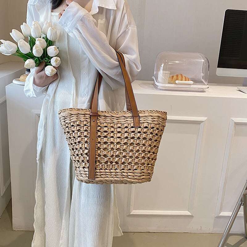 Embrace the Bohemian Women Weave Straw Tote Bag 2023 Summer Travel Beach Shoulder Bags Lady Weave Handbag Rattan Tote Bags