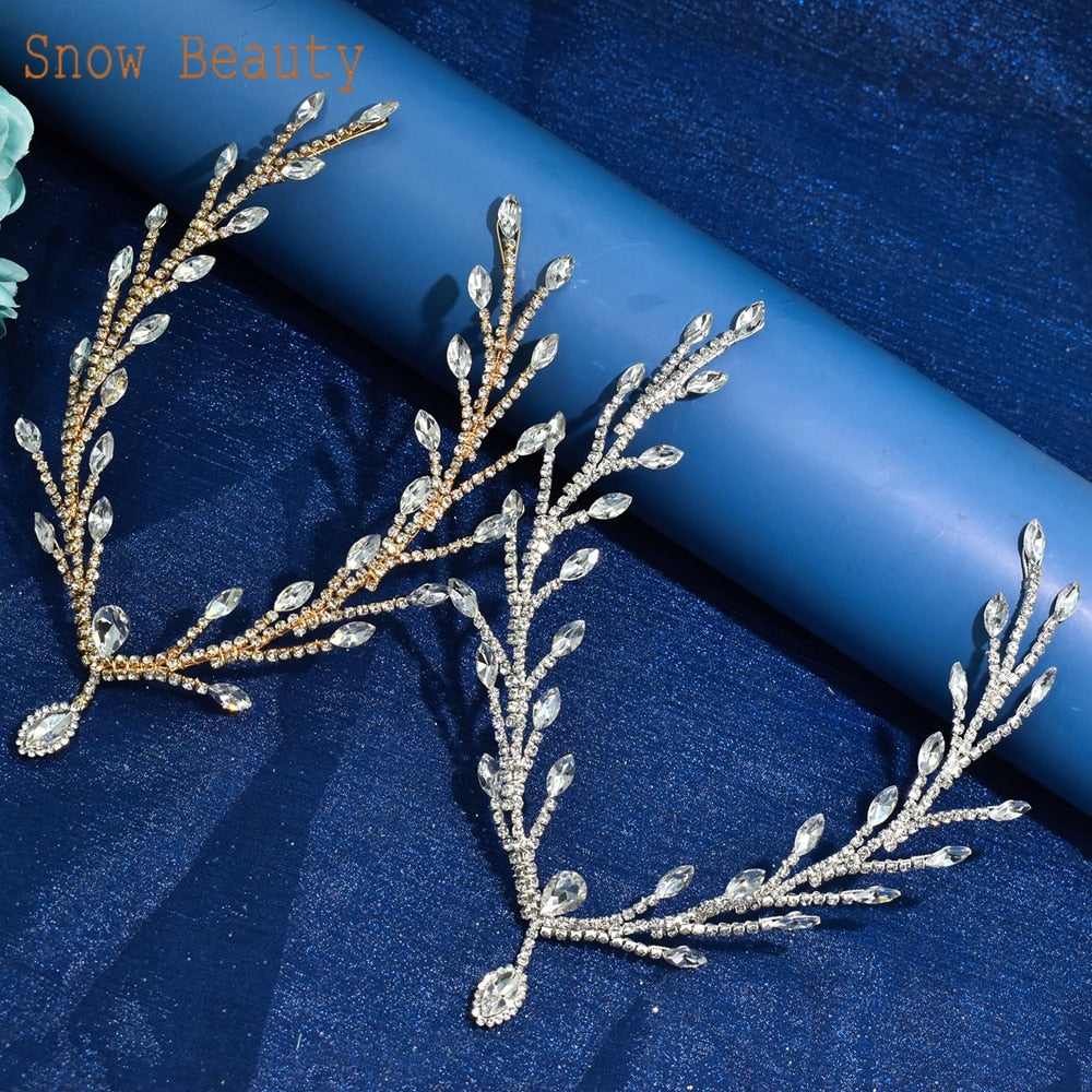 Royal Radiance Bridal Tiara: Sparkling Rhinestone Headpiece for a Regal Look