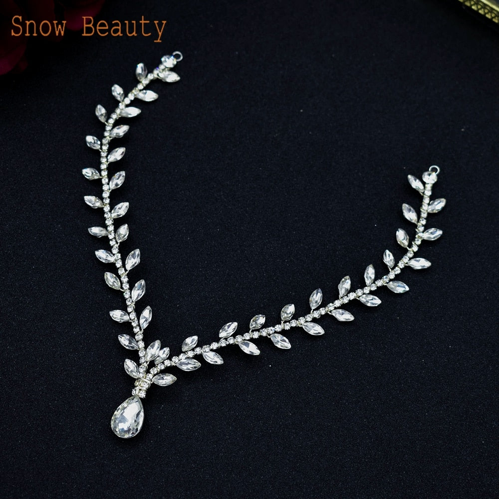 Royal Radiance Bridal Tiara: Sparkling Rhinestone Headpiece for a Regal Look