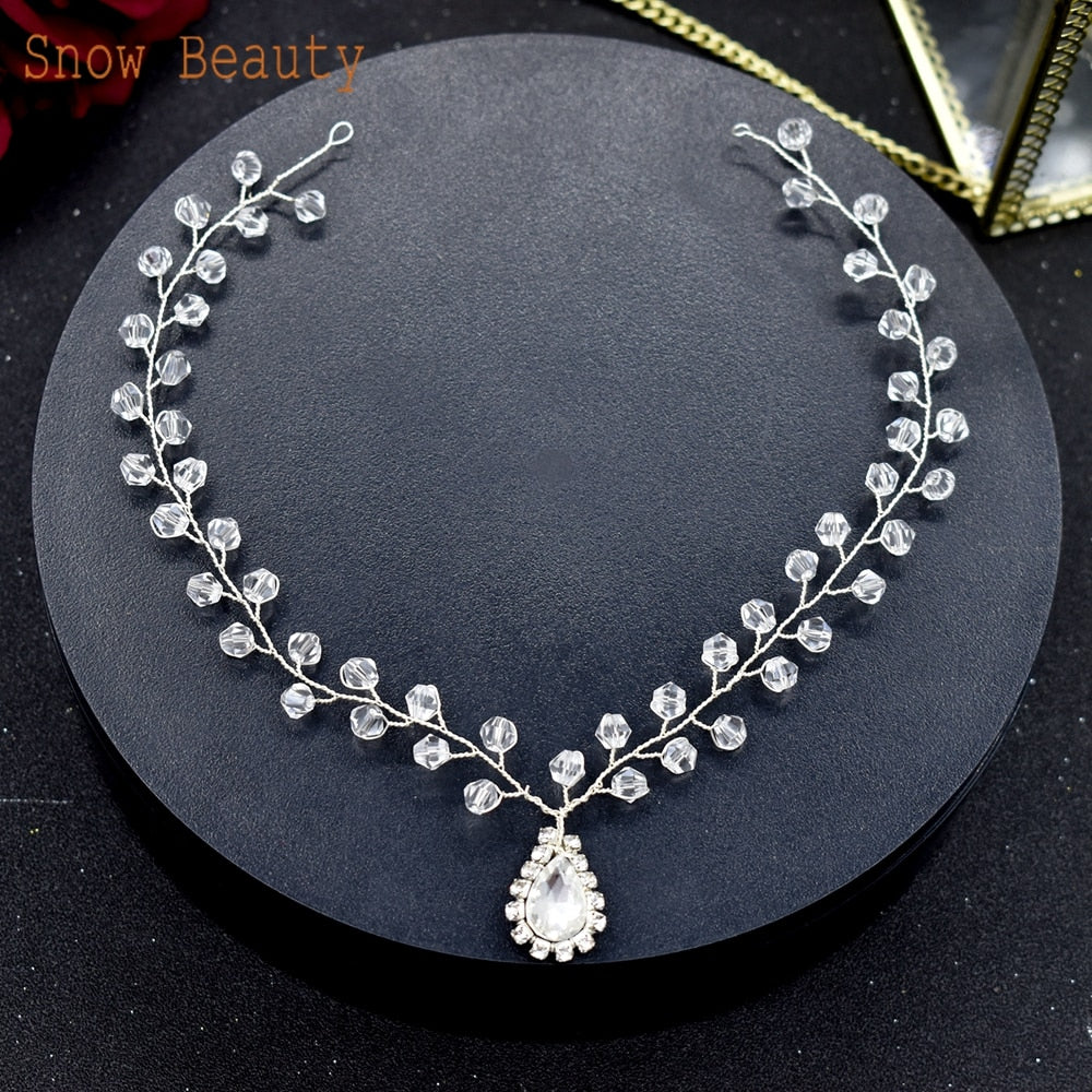 Royal Radiance Bridal Tiara: Sparkling Rhinestone Headpiece for a Regal Look
