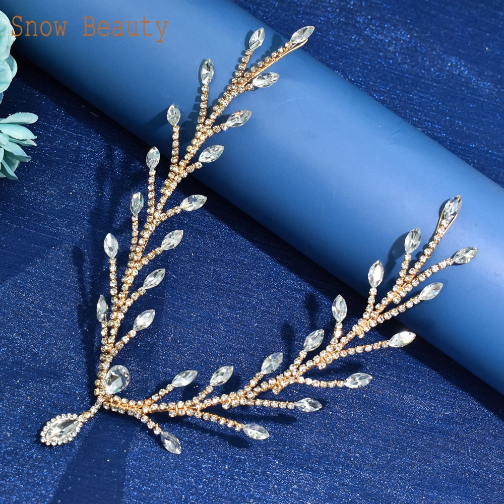 Royal Radiance Bridal Tiara: Sparkling Rhinestone Headpiece for a Regal Look