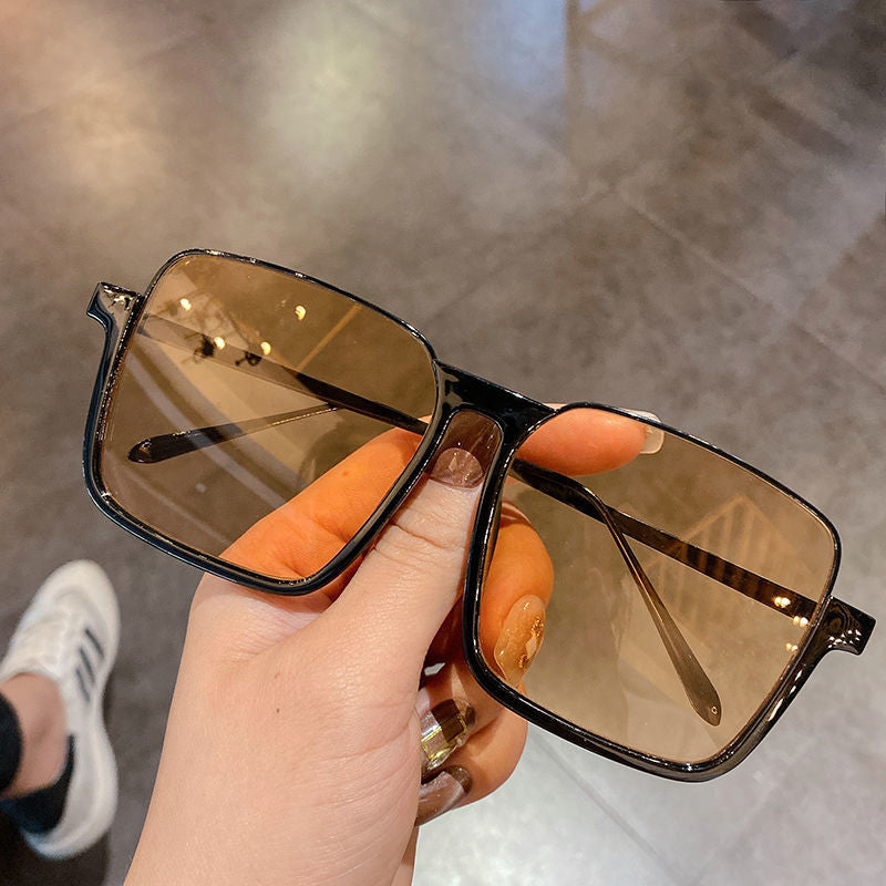 Vintage Fashion Sunglasses For Women Metal Square Frame Luxury Shades Pink Sun Glasses Photograph Sun Eyewear UV400