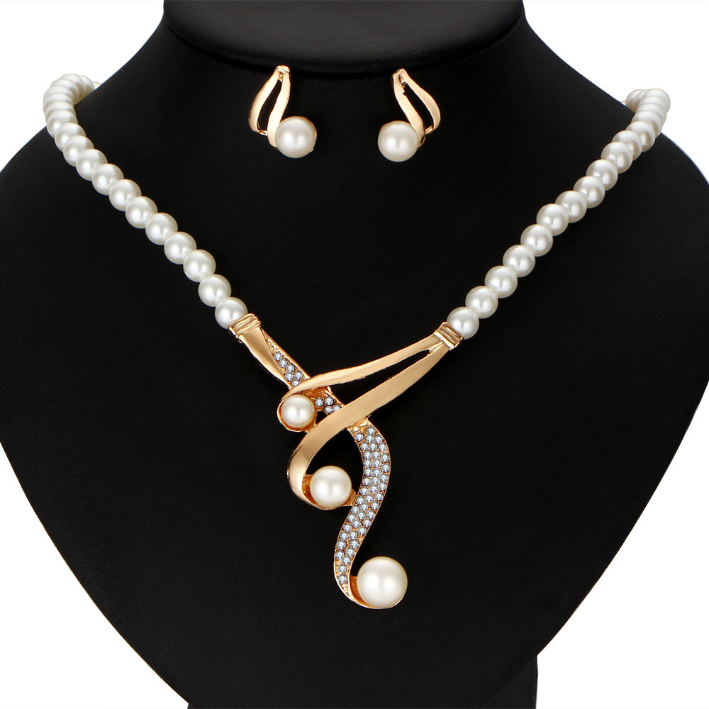 Pearl high-end necklace earrings set with gold style charm