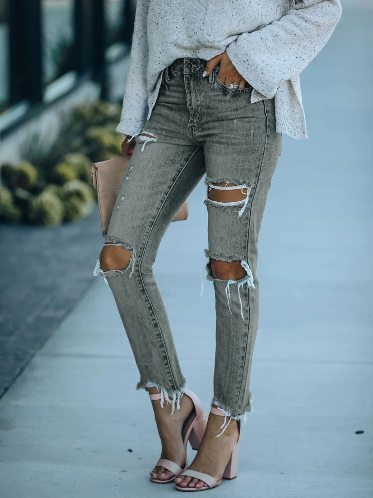 Slim-Fit Ripped High-Rise Jeans With Fringed Hem
